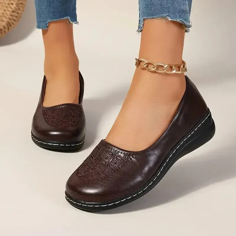 Ginevra – Breathable Wide Fit Comfort Shoes for Women – Brown