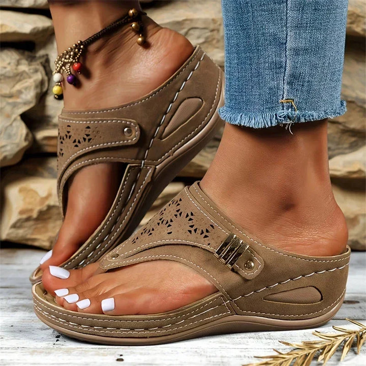Odette – Outdoor Grip Wide Fit Sandals for Women – Light Brown